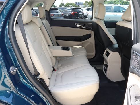 Used 2020 Ford Edge Titanium AWD/4WD image 22