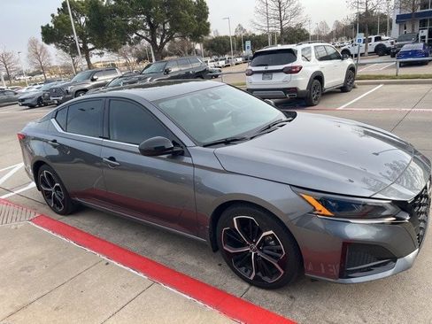 Used 2024 Nissan Altima 2.5 SR w/ SR Premium Package image 24