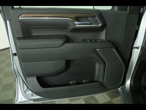 Used 2023 Chevrolet Silverado 1500 LT AWD/4WD image 23