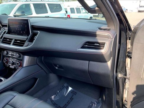 Used 2021 Chevrolet Suburban RST w/ Luxury Package image 15