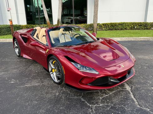 Used 2023 Ferrari F8 Tributo image 4