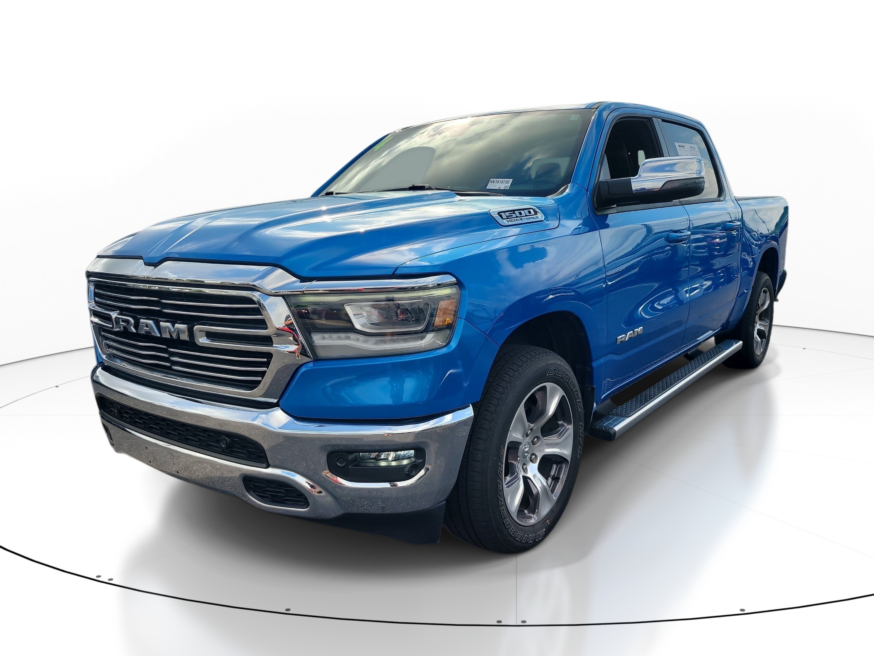 Used 2024 RAM 1500 Laramie AWD/4WD image 3