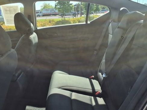 Used 2025 Nissan Altima 2.5 SV image 17