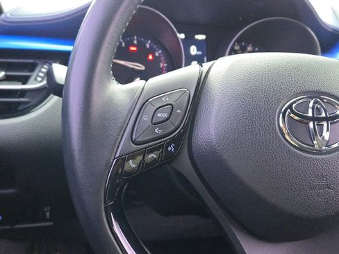 Used 2021 Toyota C-HR XLE image 27