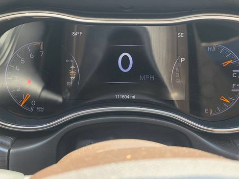 Used 2015 Jeep Grand Cherokee Overland w/ Advanced Technology Group AWD/4WD image 19