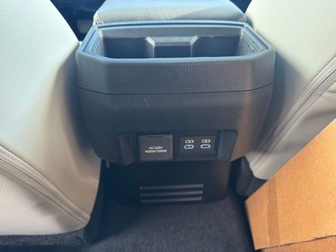 Certified 2025 Toyota Tacoma Limited AWD/4WD image 10