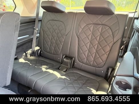 Used 2024 BMW X7 xDrive40i AWD/4WD image 18