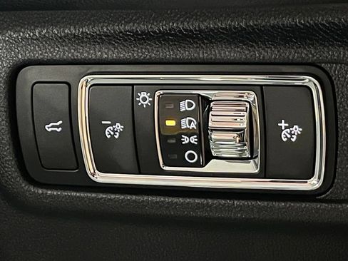 Used 2023 Lincoln Corsair FWD image 14