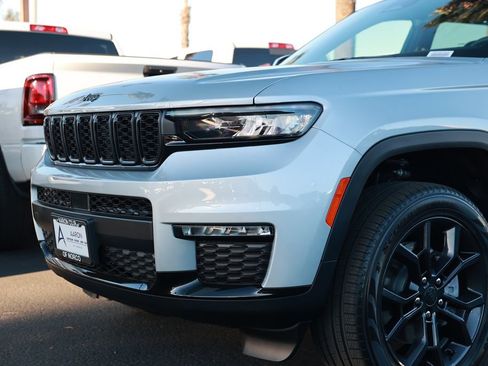 New 2025 Jeep Grand Cherokee L Limited image 7