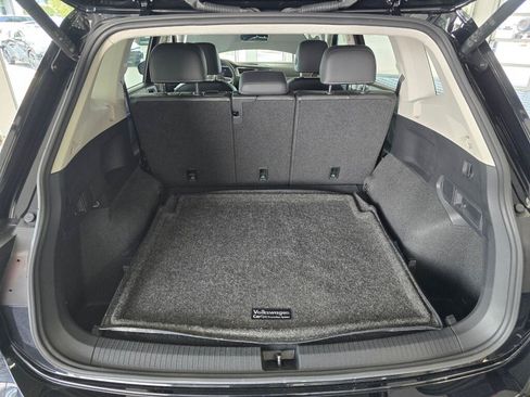 Used 2024 Volkswagen Tiguan SE w/ MDO Package, Two-Row AWD/4WD image 15