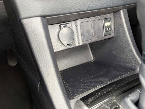 Used 2016 Toyota Corolla LE image 28