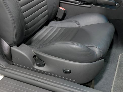 Used 2002 Ford Thunderbird image 61