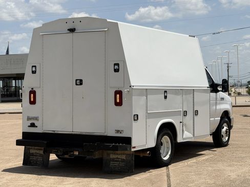 Used 2019 Ford E-350 and Econoline 350 Super Duty w/ Power Windows & Locks Group RWD image 4