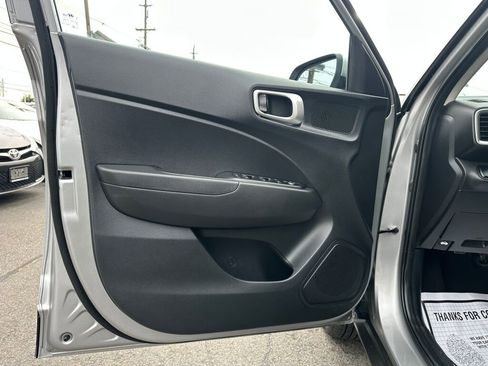 Used 2023 Hyundai Venue SEL w/ Cargo Package image 9