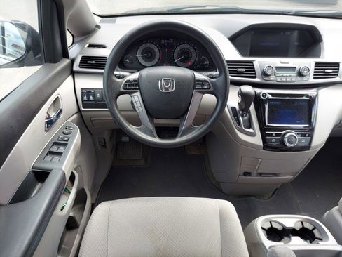 Used 2014 Honda Odyssey EX image 10