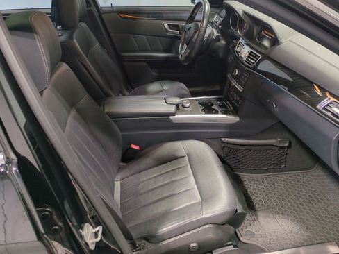 Used 2016 Mercedes-Benz E 400 4MATIC Sedan image 22