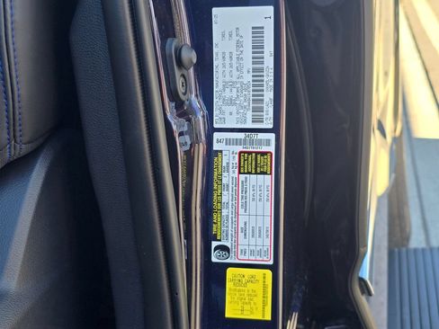 Used 2025 Toyota Sequoia Platinum AWD/4WD image 39