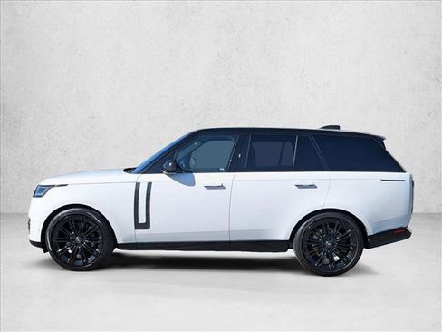 Certified 2024 Land Rover Range Rover SE image 9