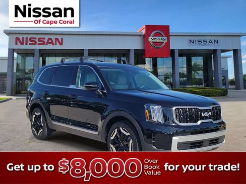 Used 2024 Kia Telluride EX w/ EX Captain's Chair Package FWD image 1