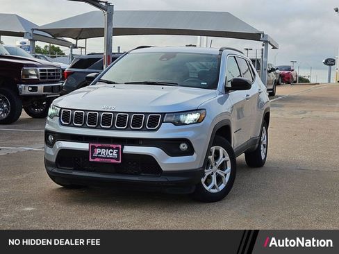 Used 2024 Jeep Compass Latitude AWD/4WD image 1
