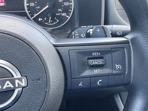 Used 2024 Nissan Rogue S AWD/4WD image 9