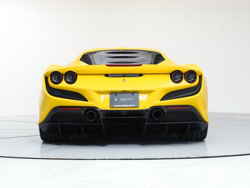 Certified 2022 Ferrari F8 Tributo RWD image 8