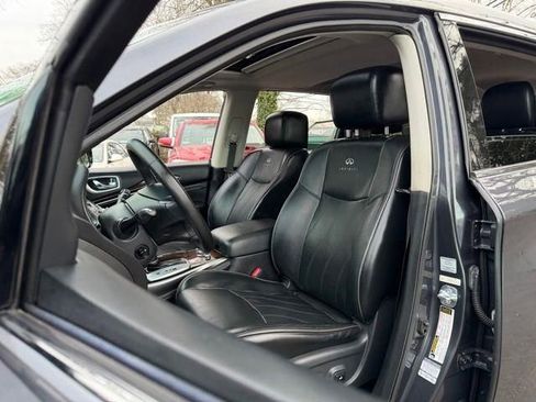 Used 2013 INFINITI JX35 Base w/ Premium Pkg image 31