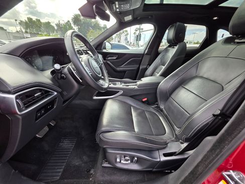 Used 2019 Jaguar F-PACE S image 19