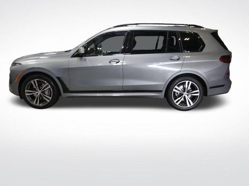 Used 2023 BMW X7 xDrive40i w/ M Sport Package AWD/4WD image 2
