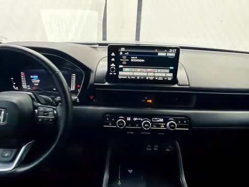 Used 2023 Honda Pilot Elite image 30