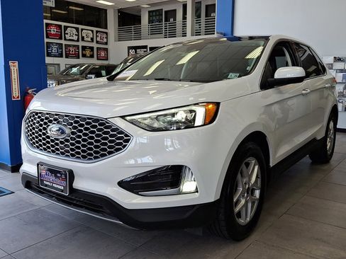 Certified 2024 Ford Edge SEL w/ Convenience Package AWD/4WD image 4