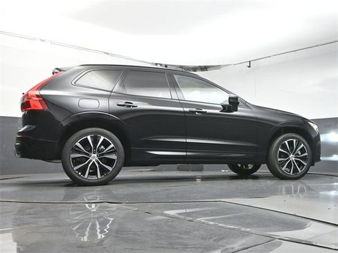 Used 2025 Volvo XC60 B5 Plus w/ Protection Package Premier image 39
