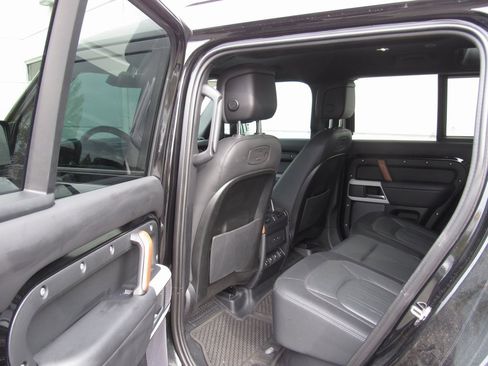 Used 2022 Land Rover Defender 110 X-Dynamic HSE image 15