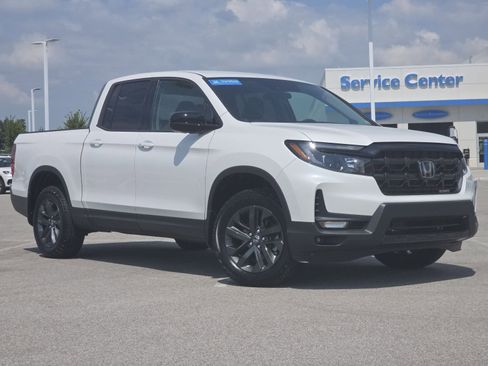 Certified 2025 Honda Ridgeline Sport image 2
