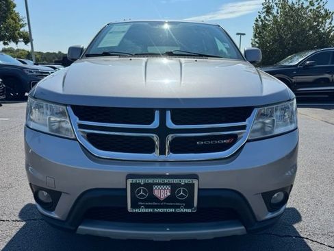 Used 2017 Dodge Journey SXT w/ Comfort/Convenience Group FWD image 2