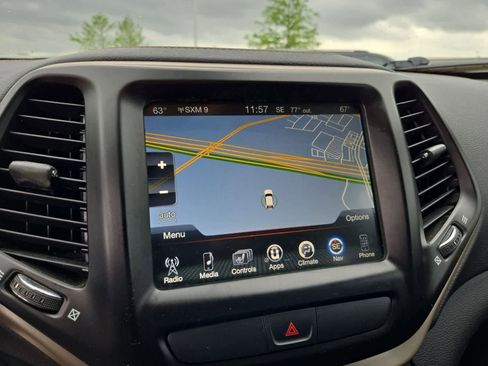 Used 2017 Jeep Cherokee Limited FWD image 27