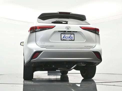 Used 2022 Toyota Highlander Platinum FWD image 44
