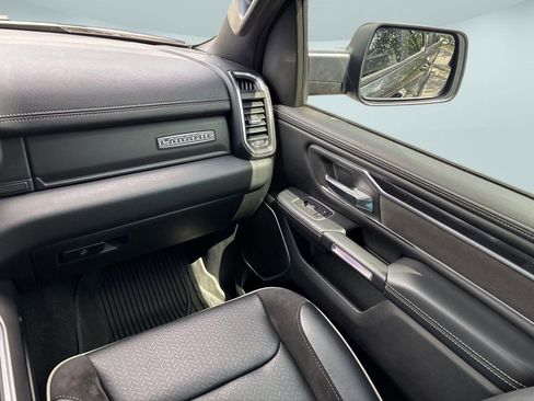 Used 2022 RAM 1500 Laramie w/ Sport Appearance Package AWD/4WD image 28