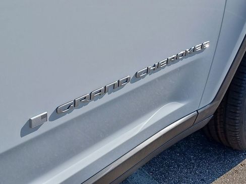 New 2026 Jeep Grand Cherokee L Limited AWD/4WD image 6
