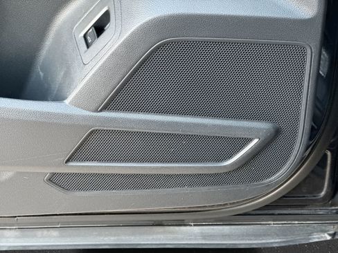 Used 2023 Volkswagen Atlas Cross Sport SE FWD image 37