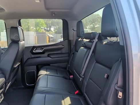 Used 2026 GMC Sierra 1500 SLT AWD/4WD image 7