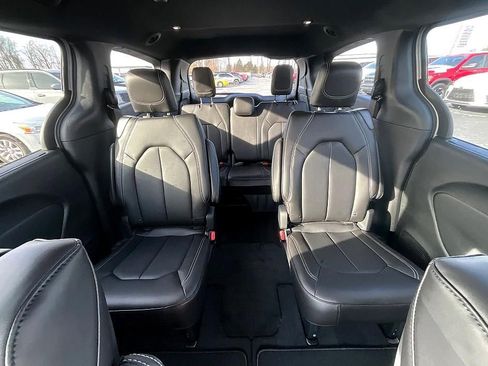 New 2026 Chrysler Pacifica Select FWD image 35