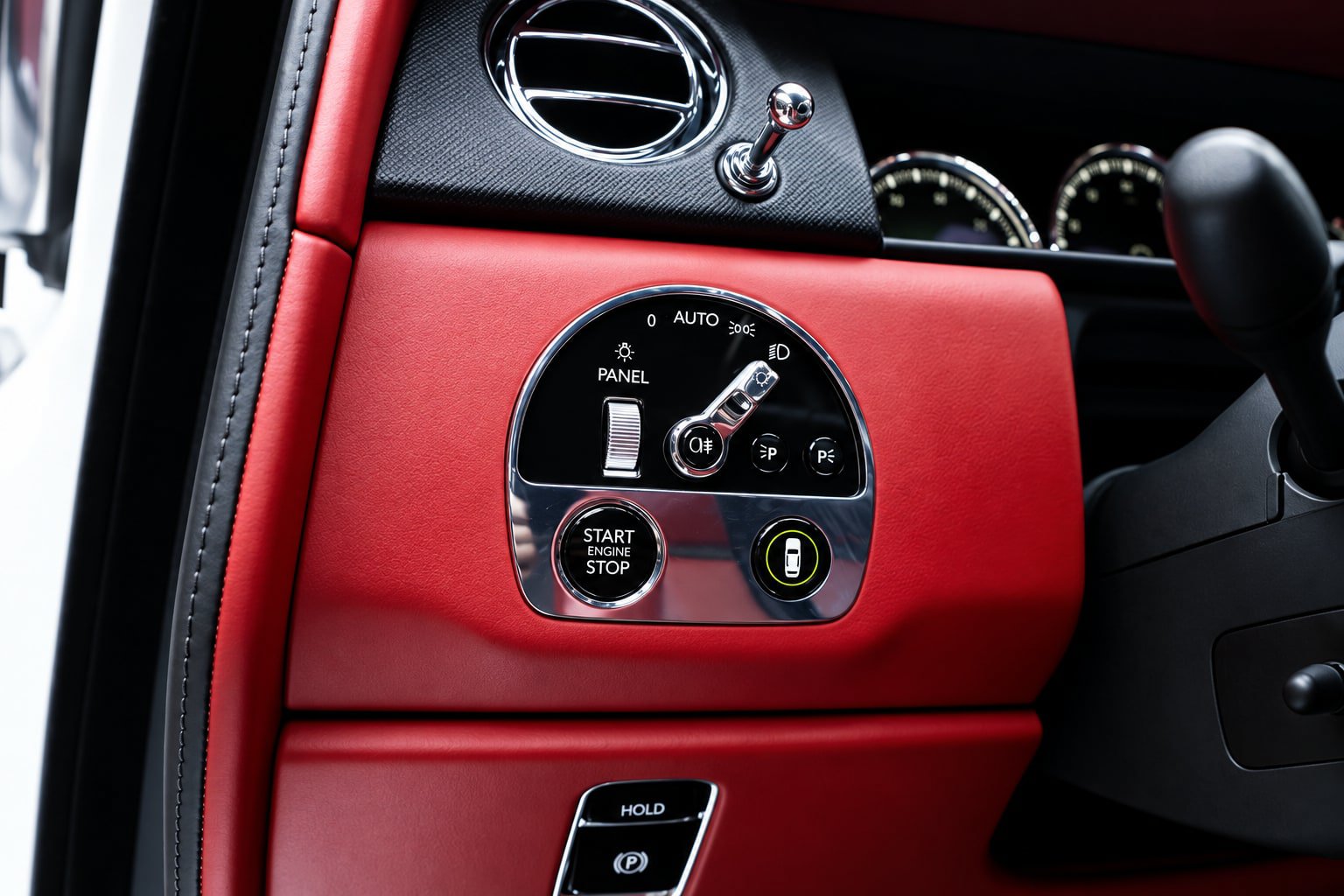 Used 2022 Rolls-Royce Cullinan AWD/4WD image 46