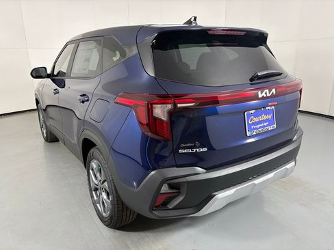New 2026 Kia Seltos LX FWD image 6