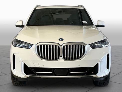 Used 2025 BMW X5 xDrive50e AWD/4WD image 4