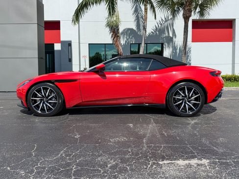 Used 2020 Aston Martin DB11 Volante RWD image 26