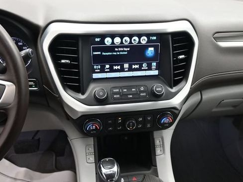 Used 2018 GMC Acadia SLT FWD image 32