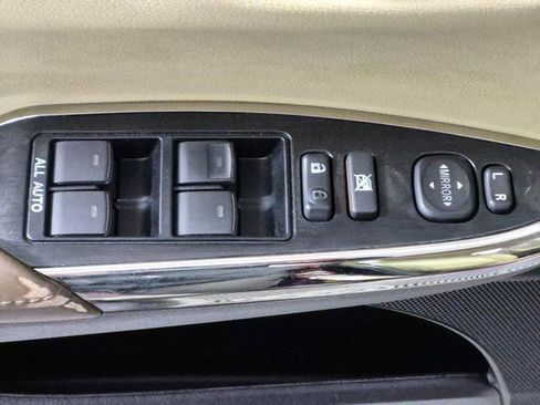 Used 2015 Toyota Avalon XLE image 14