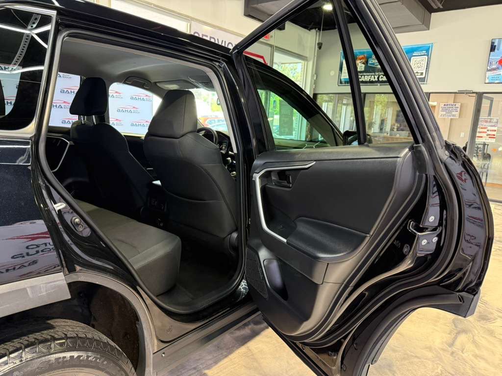 Used 2022 Toyota RAV4 LE FWD image 41