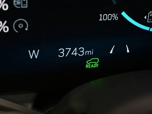 New 2025 Cadillac Lyriq Luxury image 24